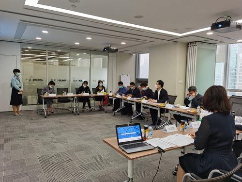 李(li)逸(yi)平(ping)走訪調研兩(liang)家(jia)藥(yao)企，聚(ju)焦企業(ye)運(yun)營發(fa)展並(bing)開(kai)展技術(shu)咨(zi)詢